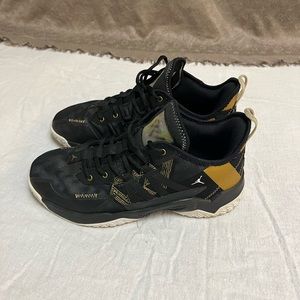 Monogram tongue jordan x Westbrook basketball shoes.